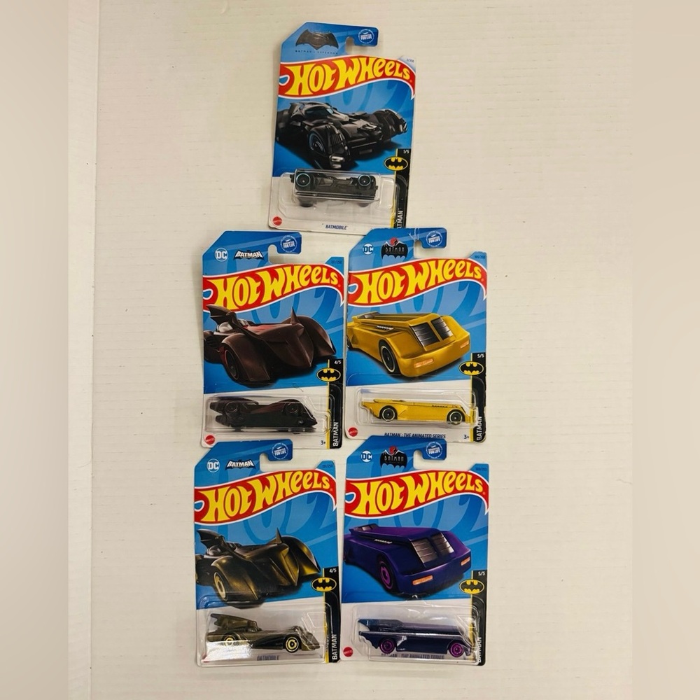 Hot Wheels Batman Batmobile Lot of 5 – New on Card